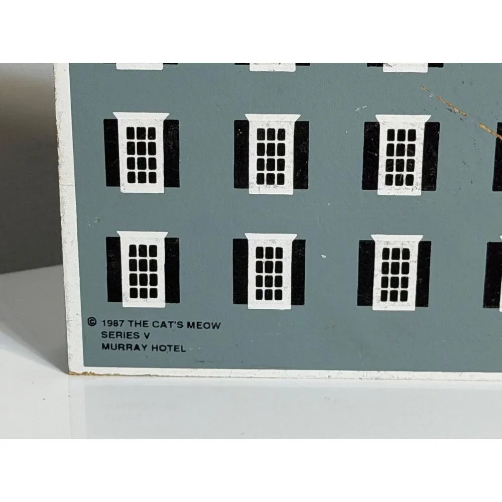 Vintage Cats Meow 1987 Murray Hotel Series V Wooden Village Shelf Sitter Retired